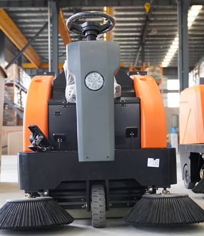 榮事達掃地車能幫我們解決什么問題呢?